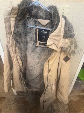 Hollister Coat/Jacket